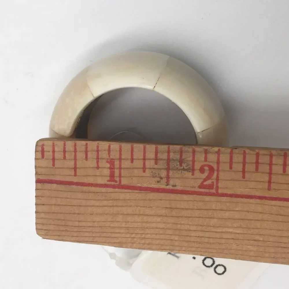 Home Decor napkin holders (6) made out of bone NEW